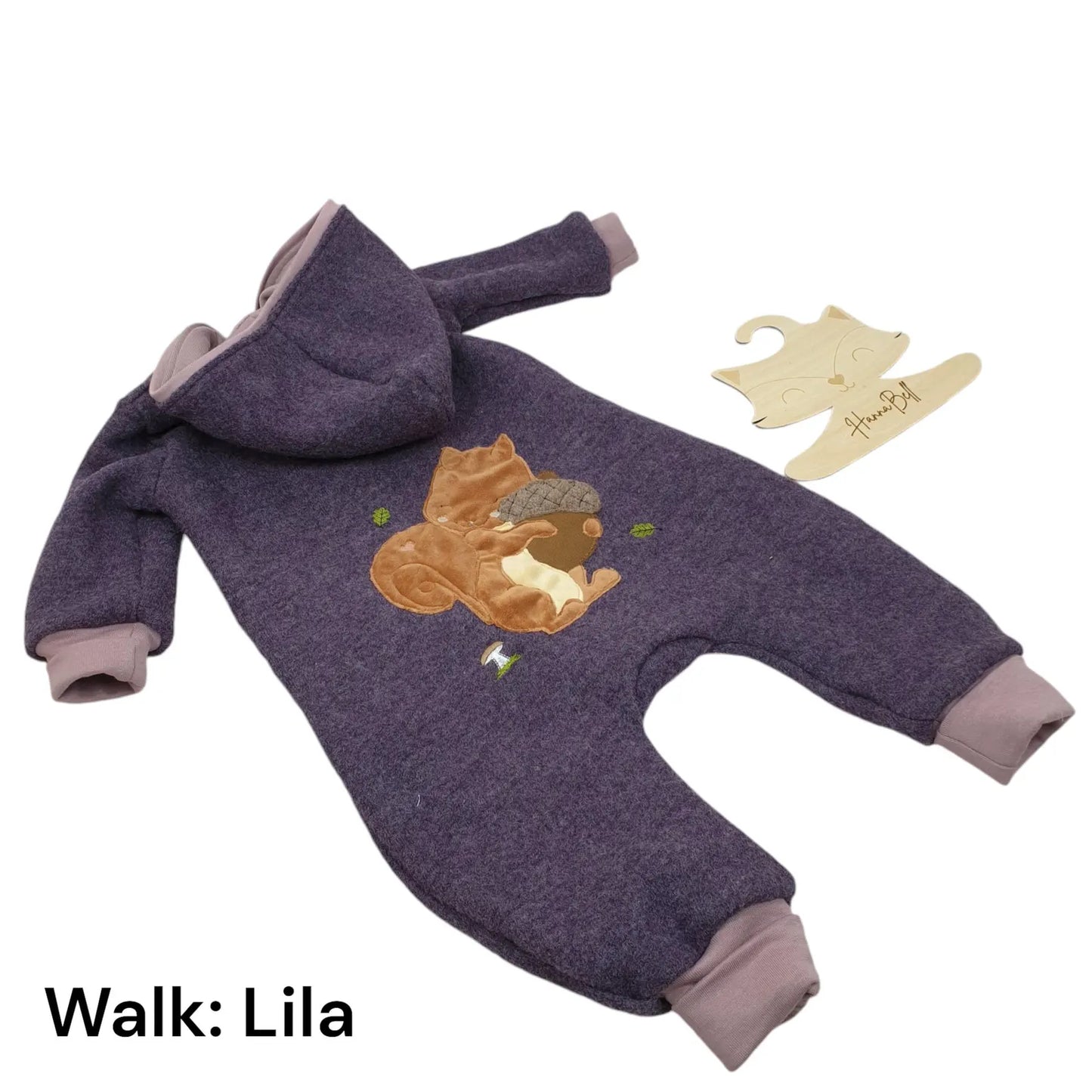 Lila Walkanzug für Babys und Kleinkinder mit Eichhörnchen Bestickung