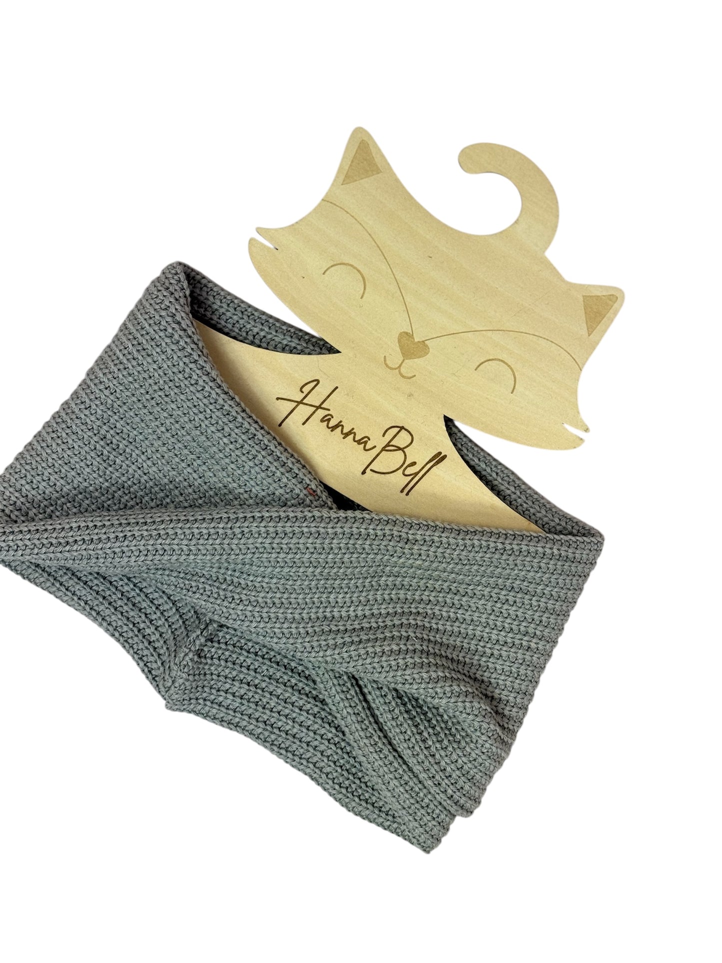 Kleiner Twist-Loop aus Grobstrick - Raffinierter Look, maximaler Komfort auch als Stirnband tragbar