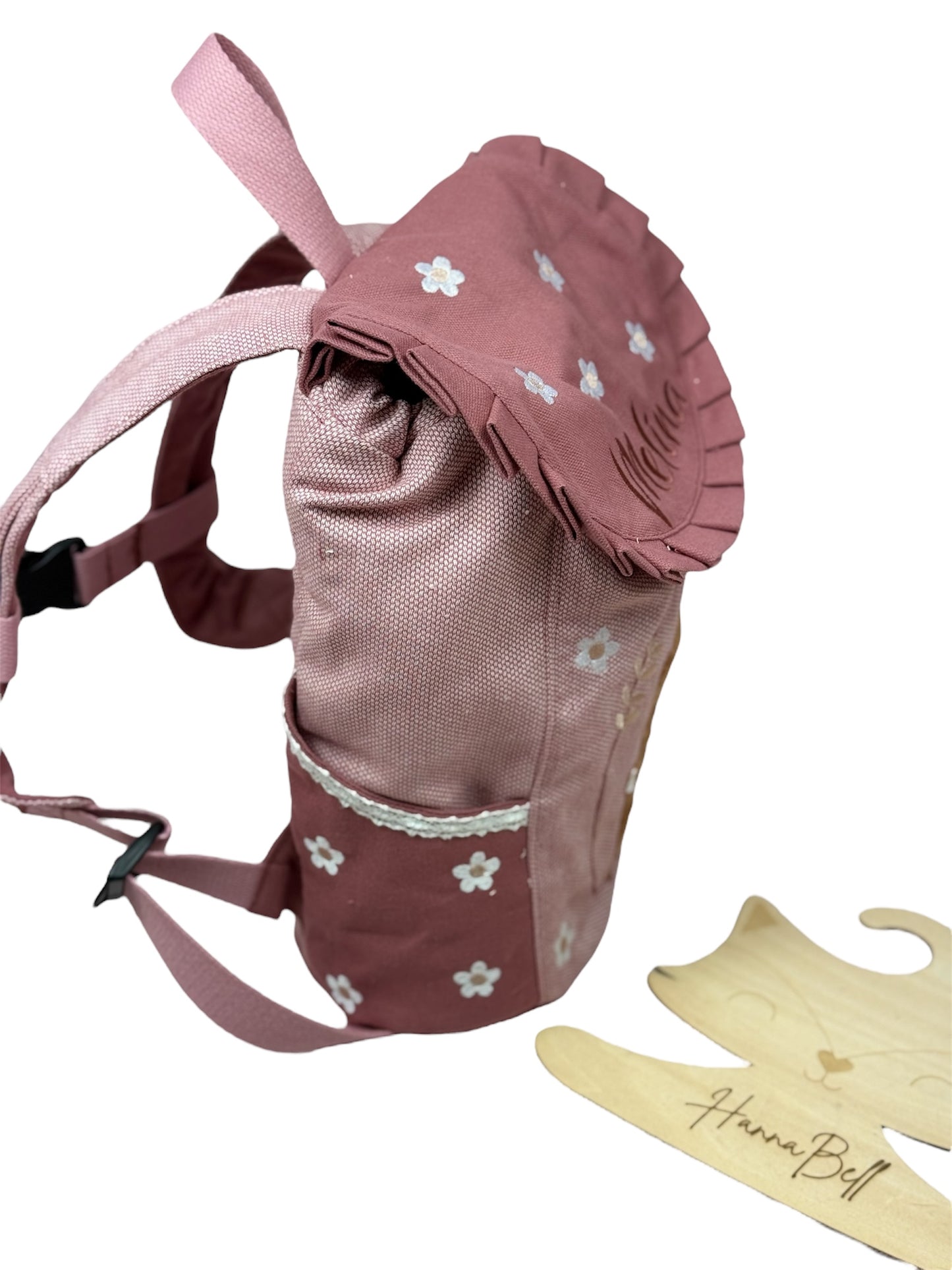 HannaBell Kita Rucksack -Reh-Motiv mit Blumenstickerei, personalisierbar