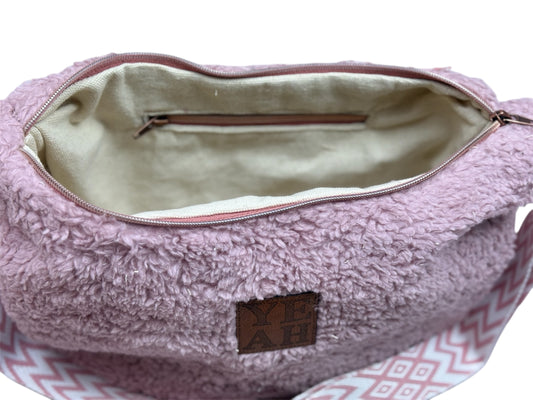 Halbmondtasche - Handgefertigte Damen Umhängetasche aus Teddy-Stoff, stabiler Stand, mit Innenfächern -Perfekt für Alltag, Tablet und Freizeit