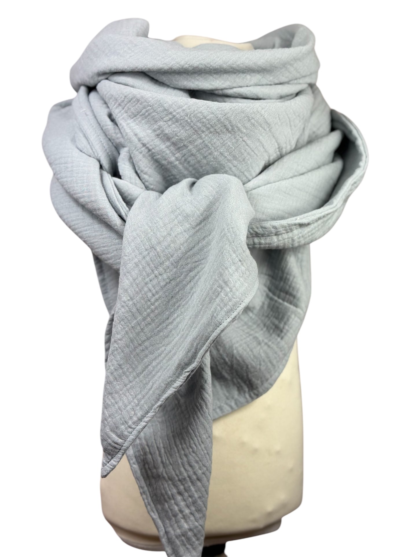 Handgefertigtes Musselin-Tuch mit Hellgrau, ideal als modisches Accessoire