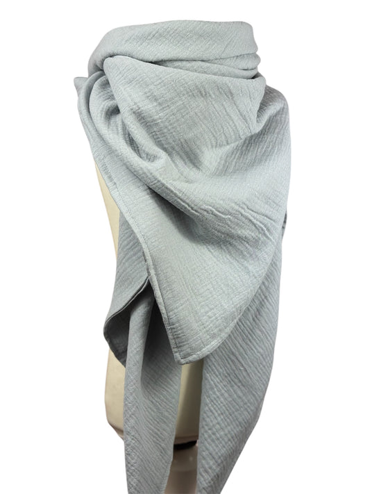 Stilvolles Halstuch aus Hellgrau mit natürlicher Crushed-Optik