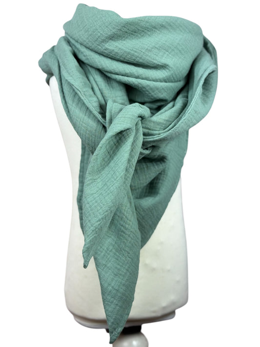 Weiches Halstuch in Dusty Green, ideal als modisches Accessoires, handgefertigt