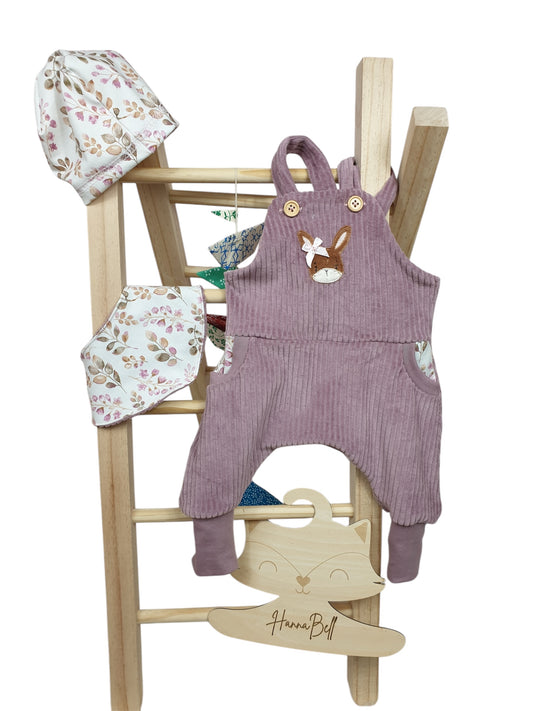 3-teiliges Babyset aus GOTS CordNick mit Latzhose, Mützchen und Dreieckstuch, ein echtes Unikat in den Größen 56-110