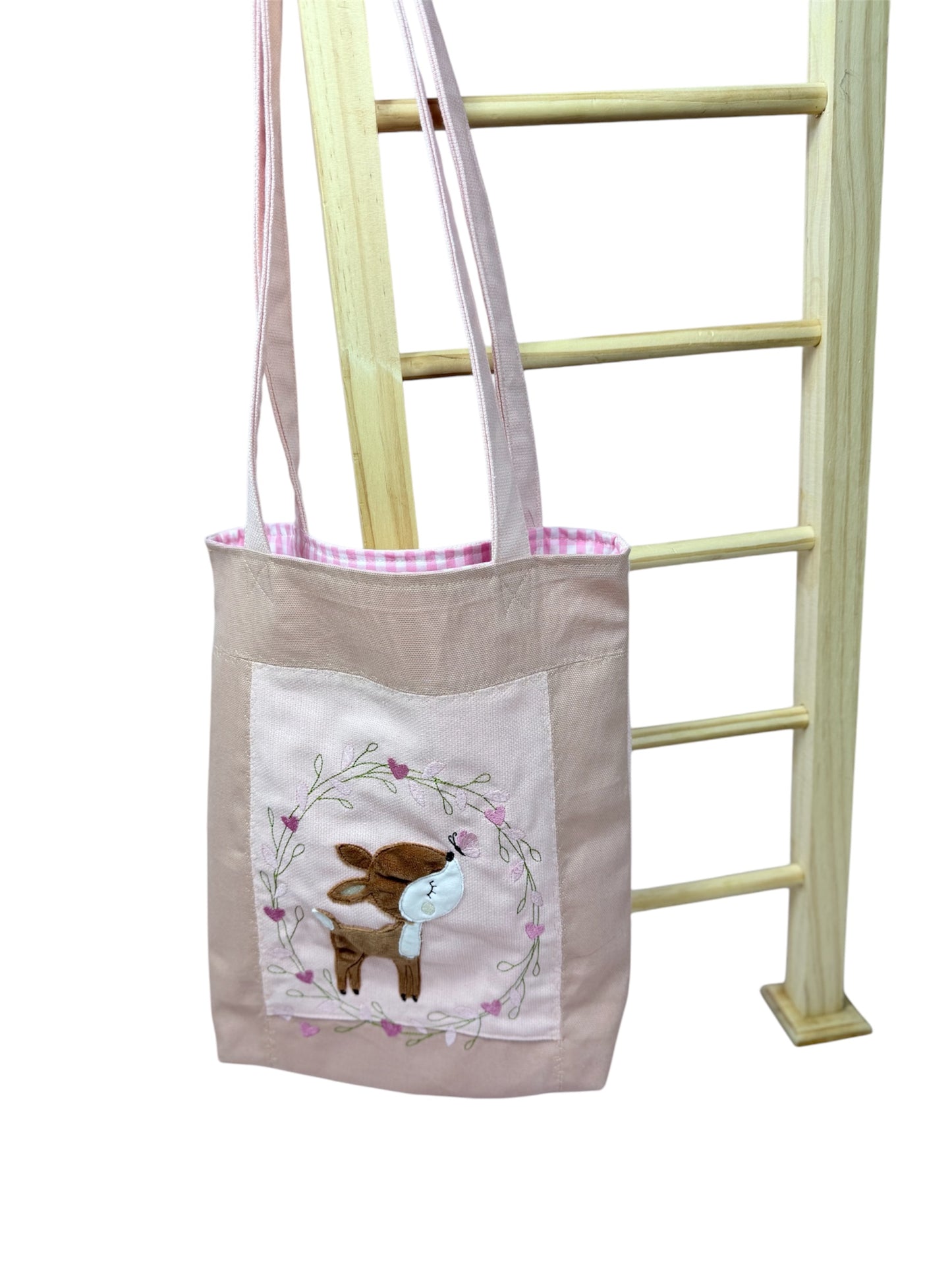 Totebag aus 100% Baumwolle für den Kindergarten, ideal für Wechselkleidung und Turnzeug, personalisierbar mit einem Namensaufnäher – HannaBell virtuelles Lieblingslädchen.