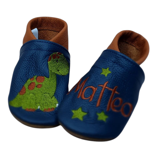 Personalisierte Babyschuhe mit Dinosaurier in Dunkelblau und Cognac“