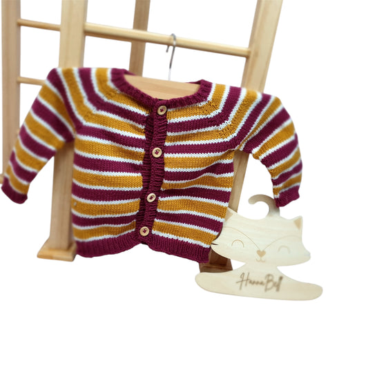 Babystrickjäckchen handgestrickt mit Knopfleiste 