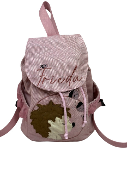 Rosafarbener Kindergartenrucksack mit Igel-Motiv, Marienkäfern, personalisiertem Namen und Brustgurt