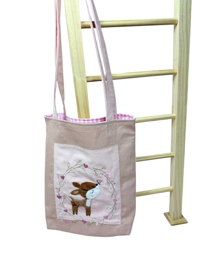 Totebag aus 100% Baumwolle für den Kindergarten, ideal für Wechselkleidung und Turnzeug, personalisierbar mit einem Namensaufnäher – HannaBell virtuelles Lieblingslädchen.