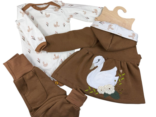 Bio Babyset handmade mit Body, Hose und Cardigan