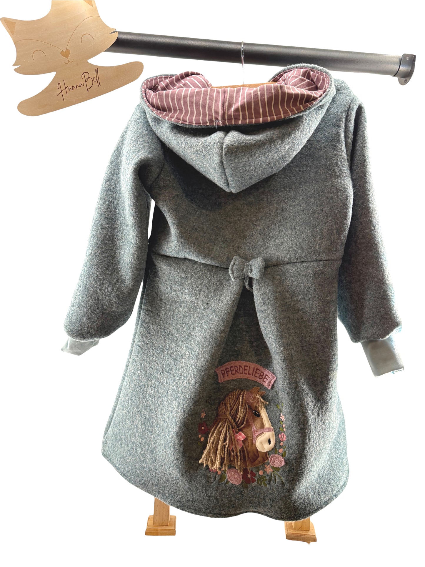 Personalisierbarer Walkmantel für Kinder (Gr. 74–134) – handmade Wollmantel aus 100% Walkwolle mit Zipfelkapuze & Wunsch-Stickerei