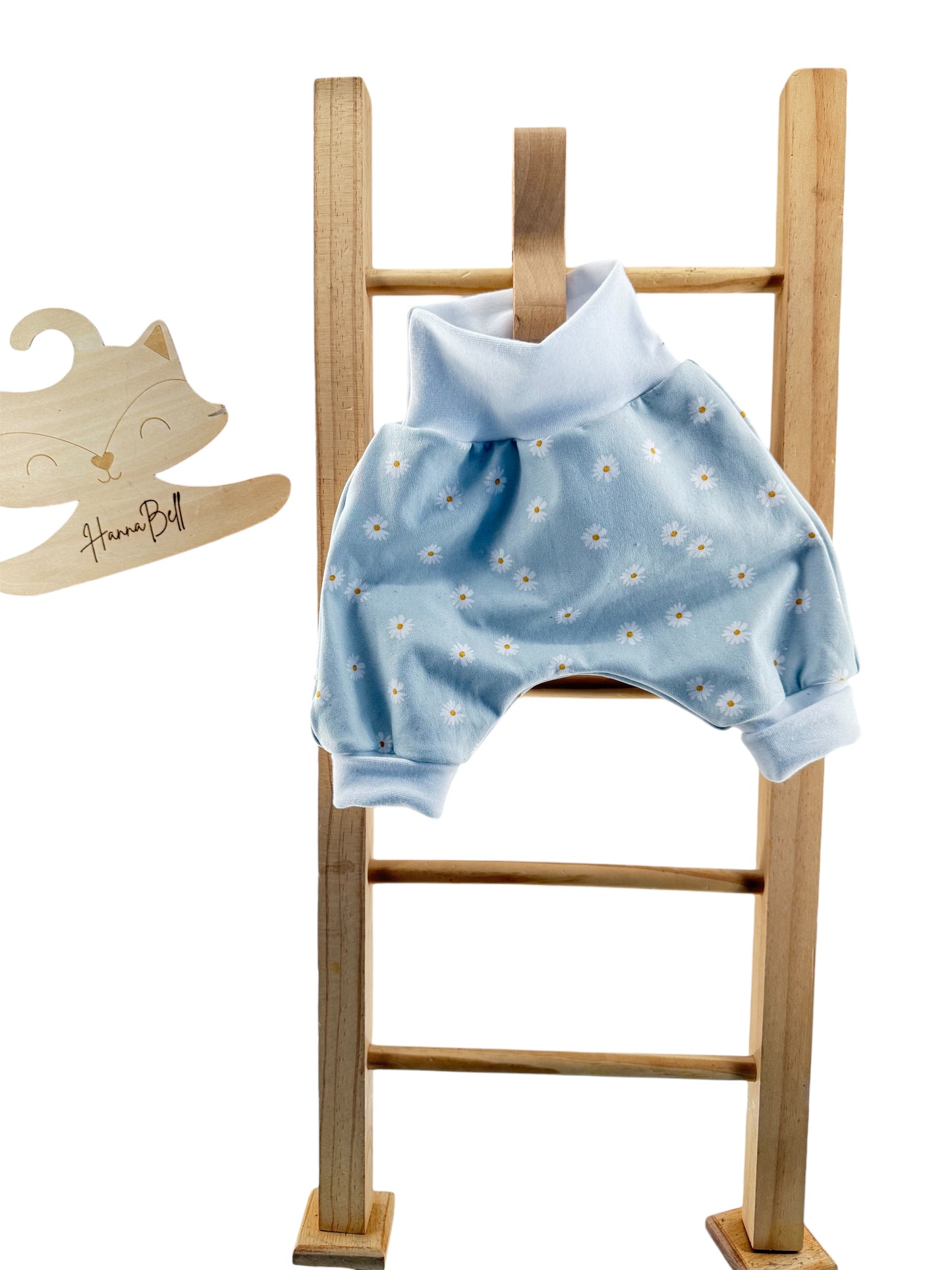 Handgemachte Mitwachshose für Babys aus Jersey