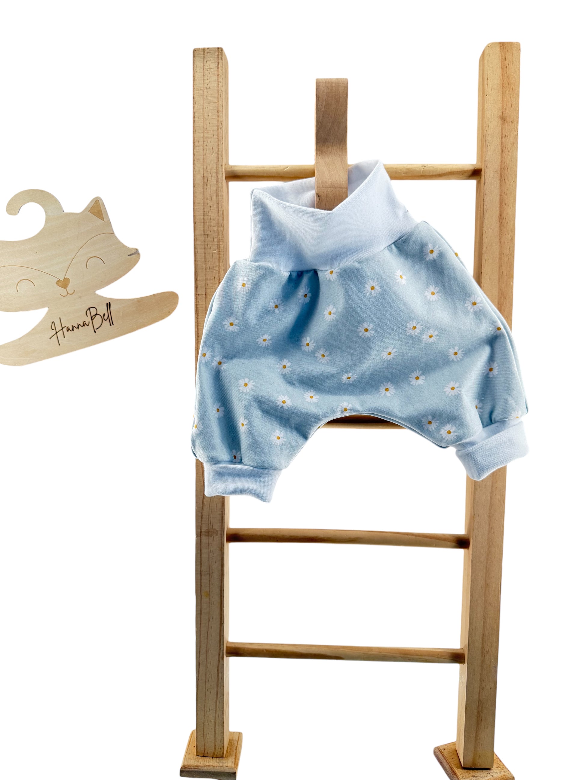 Handgemachte Mitwachshose für Babys aus Jersey