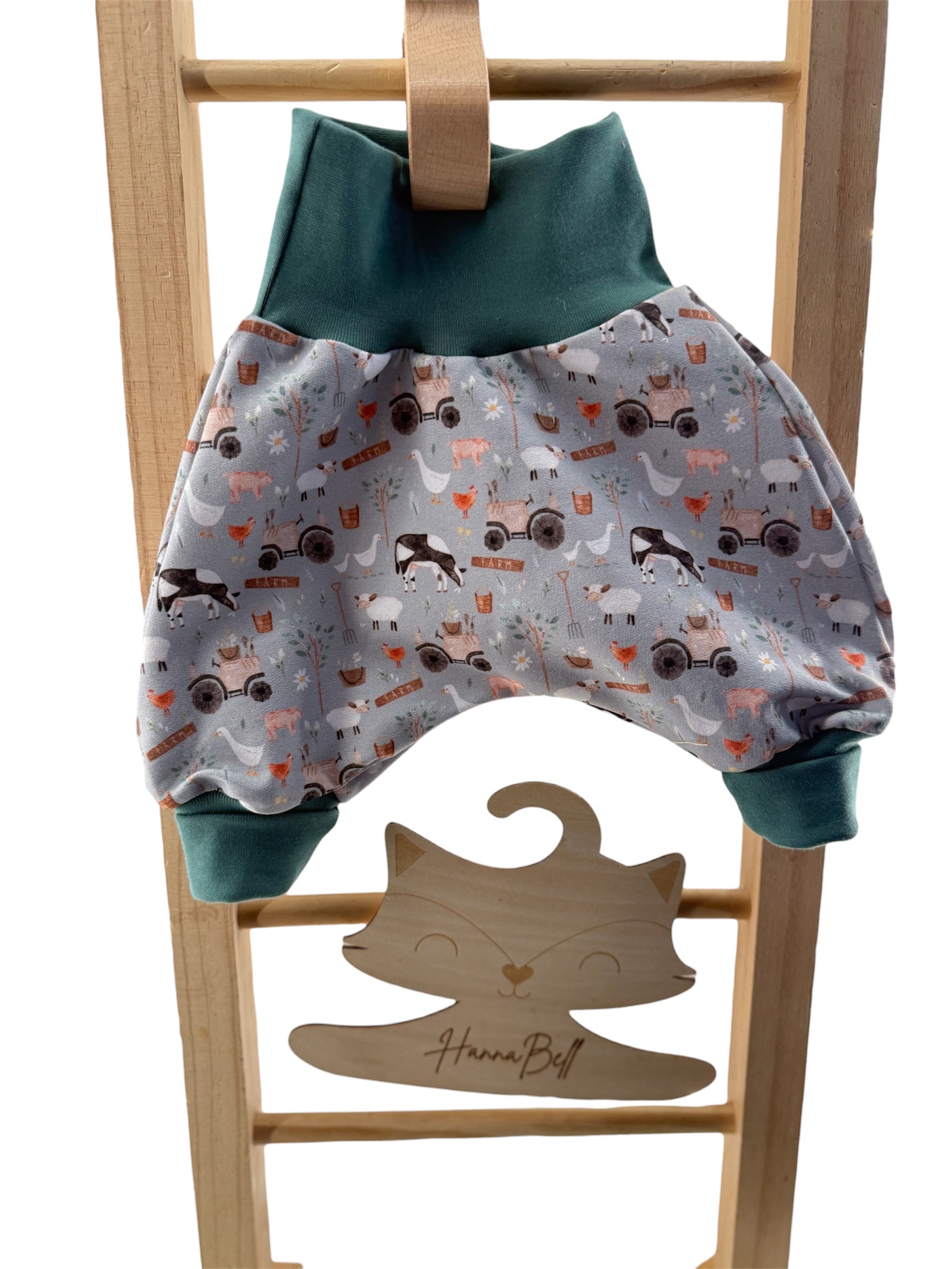 Handgemachte Kinderhose Bauernhof Design Größe 56 bis 104