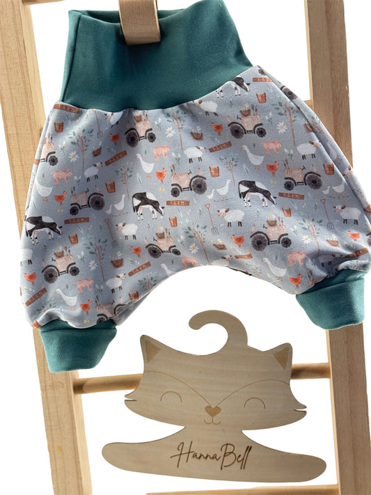 Baby Pumphose mit Bauernhof Motiv und Traktor aus Jersey